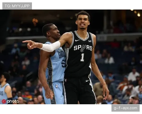 文班亚马挡拆拉开防守空间，提升灰熊内线得分效率